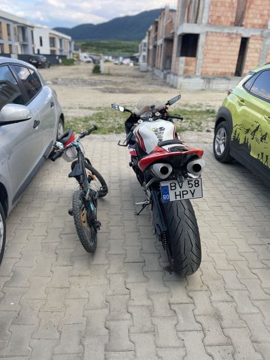 Yamaha R1 2005 model deosebit