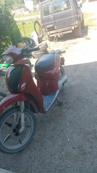 Vând doua scuter