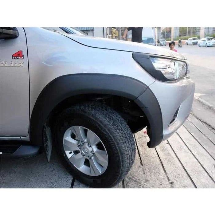 Overfendere extensii roti Toyota Hilux Revo 2015+