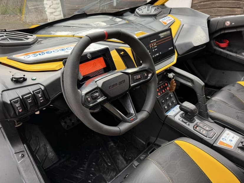 Can Am maverick R XRS