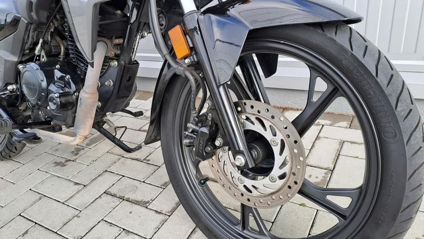 MotoFly Ploiești vinde Honda CB125F 2021
