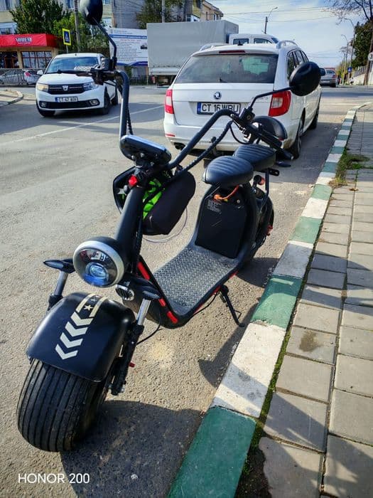 Scuter electric Chopper 1500W, neînregistrabil, 25 km/h, baterie litiu