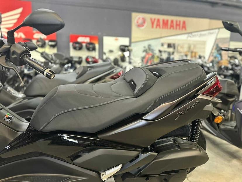 Yamaha X-Max 125 2025 se conduce cu B125 -Yamaha Constanta by EST BIKE