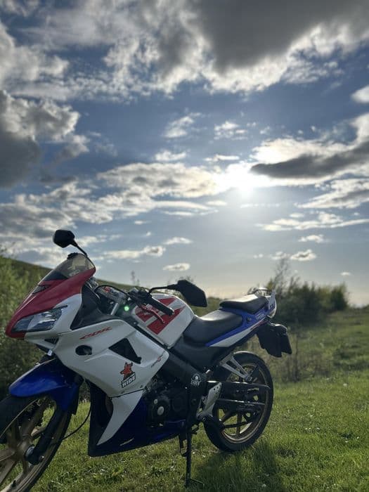 Honda cbr 125. r