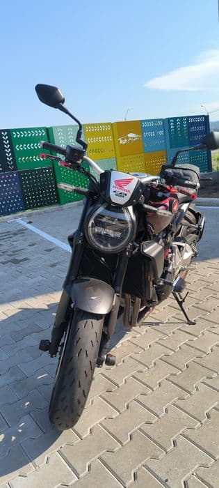 Honda CB1000R 2023 | Impecabilă | Accesorii de 1.350€ - pret iarna