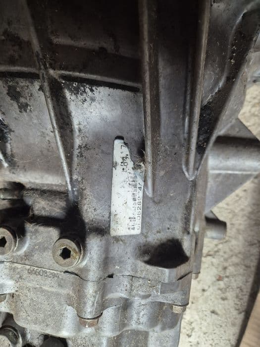 Cutie viteze suzuki jimny 1,5 dci 86 cp