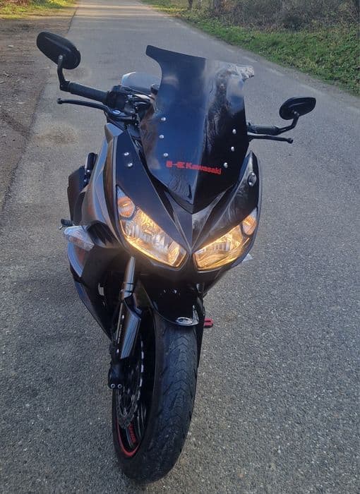 Vând Kawasaki z1000sx în stare buna pret 6500 euro neg