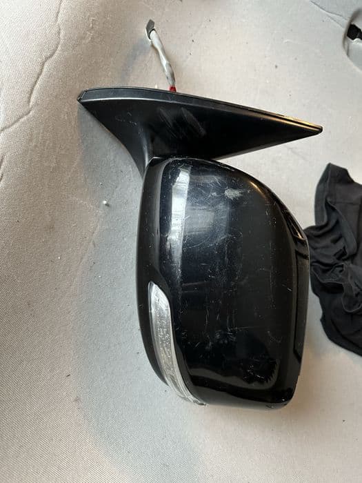 Oglindă stânga toyota land cruiser.