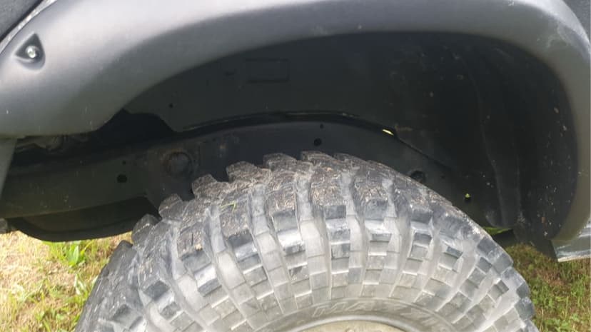 Vând Nissan Patrol y61 cauciucuri omologate 37