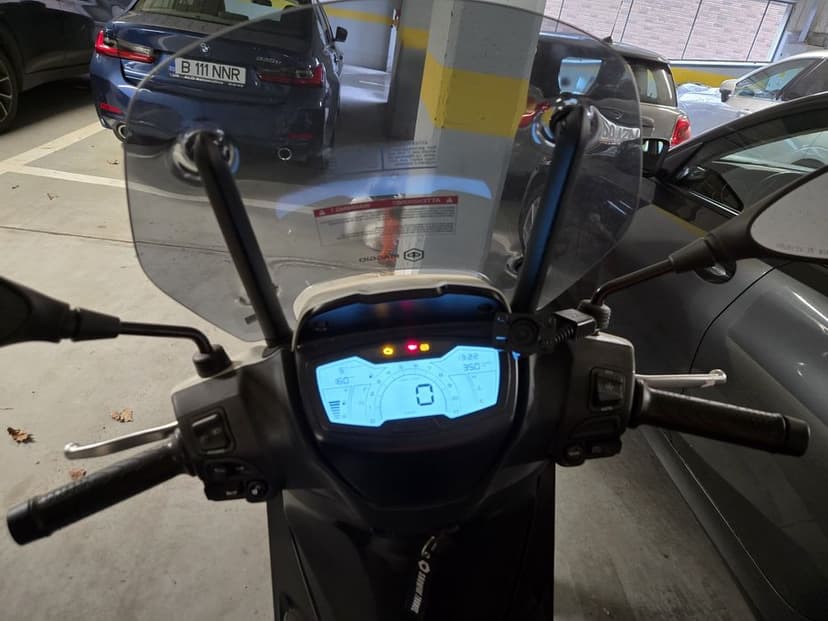 Scuter Piaggio Medley 125 S ABS – MY2024 – 350 km - Alb Luna