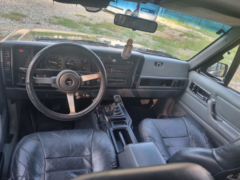 Jeep Cherokee XJ - Atestat Istoric