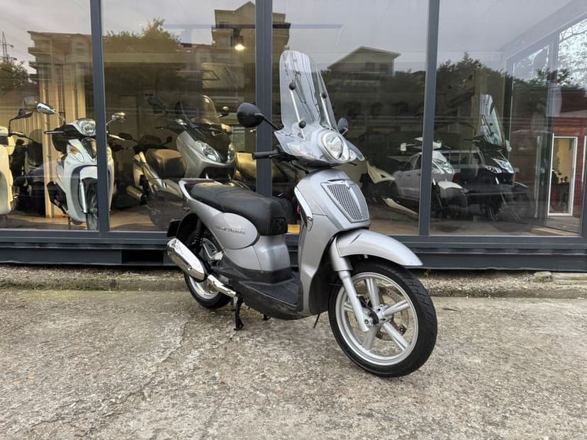 Scuter Aprilia Scarabeo 125 cc -GARANTIE - TRANSPORT GRATUIT-