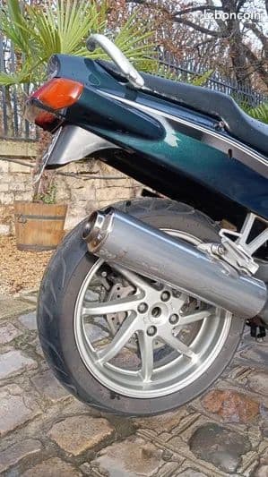 Honda vfr 750.         .