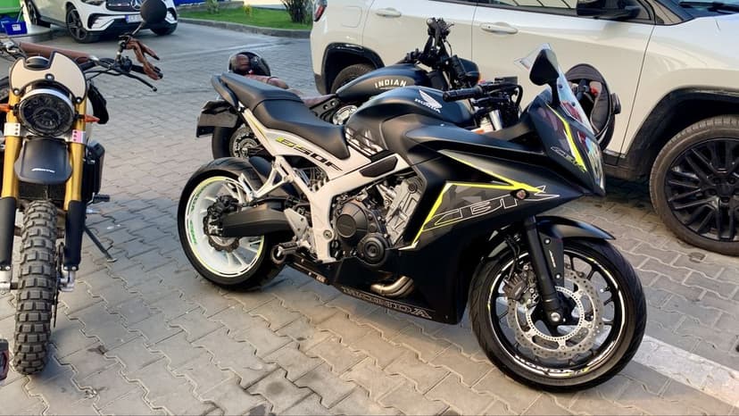 Motocicleta 4800km Honda CBR 650 nouta