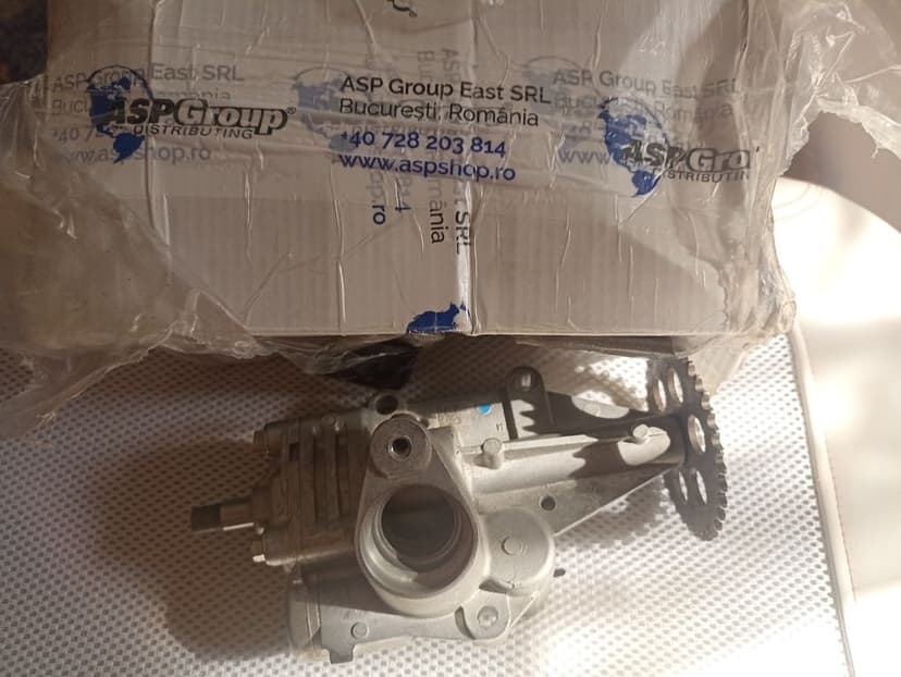 Se vinde pompa ulei Polaris Rzr