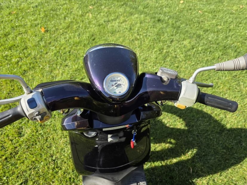 Vand scuter YAMAHA,1000 euro