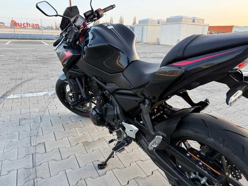Kawasaki z650 2023  ABS 5700km