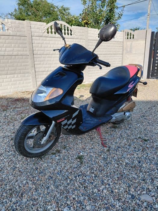 Vând scuter daelim S Five