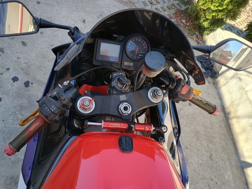 Vând Honda CBR 929 RR SC 44