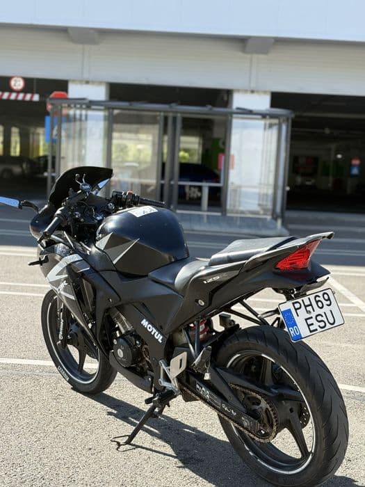 Vand Honda Cbr 125R 2012   (nu yamaha, ktm, aprilia, kawasaki)
