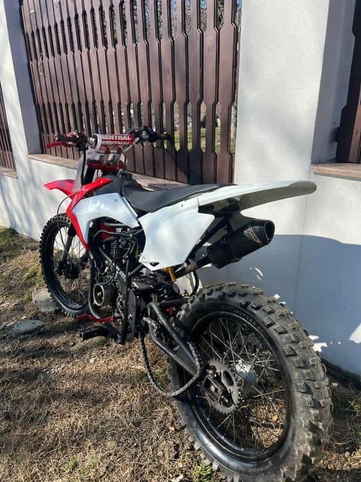 Vând cross 250 defect