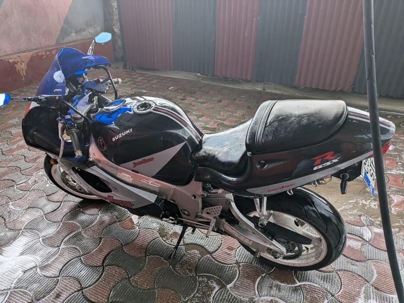 Vând Suzuki gsxr 750 srad