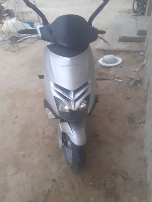 Vand schimb scuter aprilia leonardo