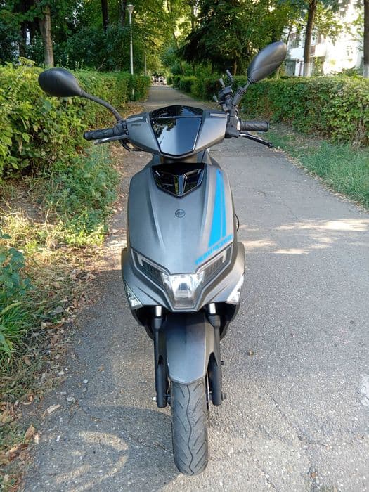 Vând scuter keeway hurricane