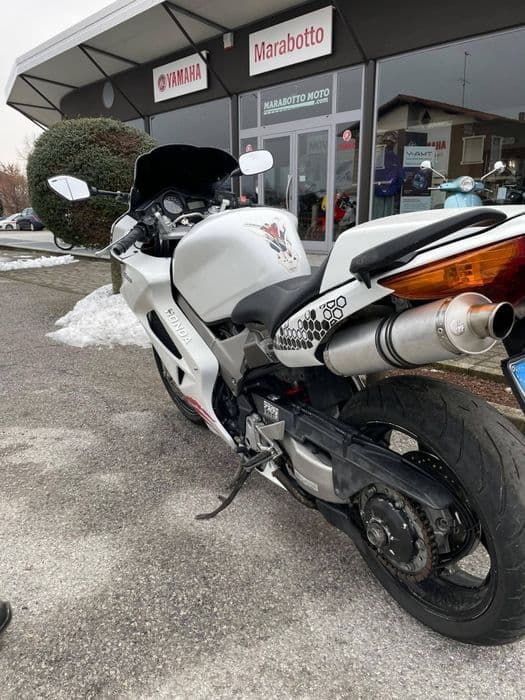 Vand piese ptr Honda Vfr 800 VTEC injecție