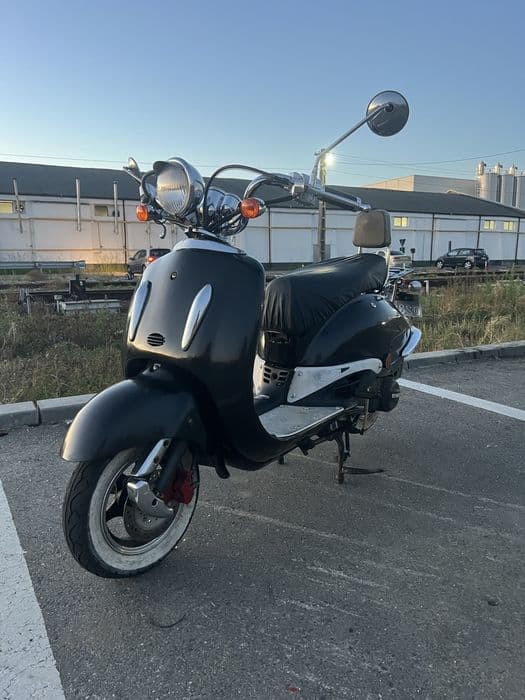 Vand scuter ZNEN125cc 2010  (replica vespa liberty aprilia)