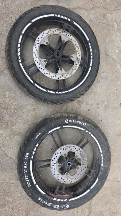 Vând piese yamaha yzf r125 gen1, sau toate piesele la 1000 lei!