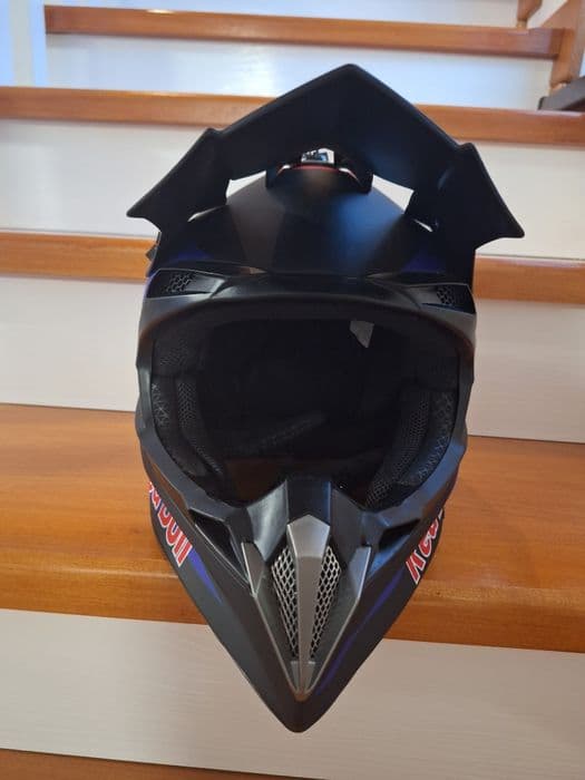 Cască Enduro Red Bull disponibil  M - L  - XL - XXL
