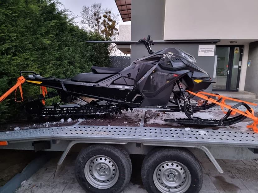 Snowmobile Ski-Doo Summit X 850 E-TEC (2022) impecabil 15.000 € bucata