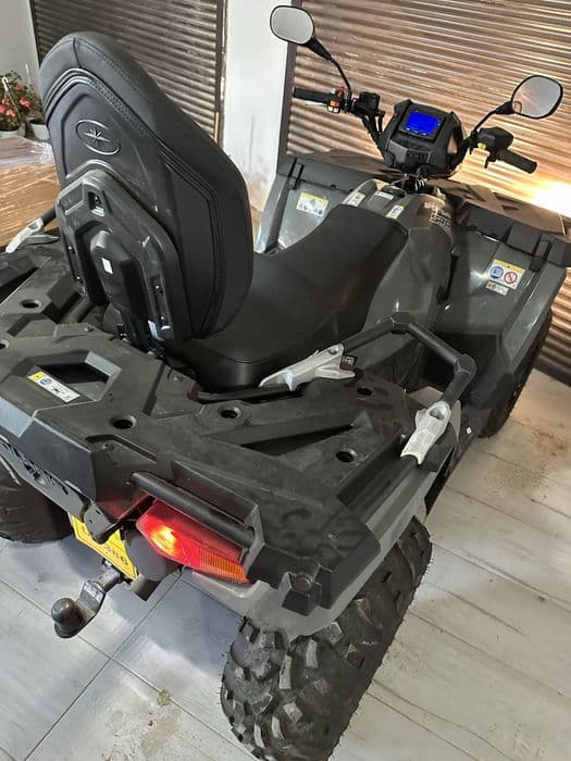 Vand atv Polaris aproape nou!!