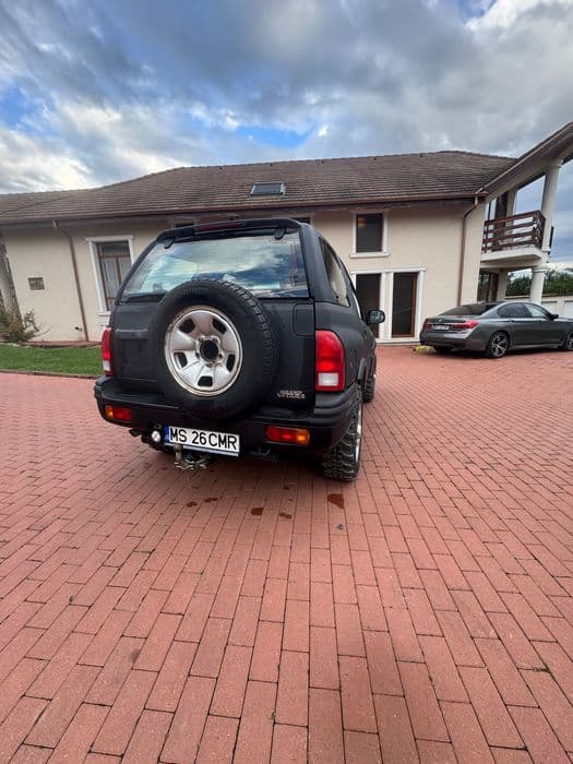 Vând Suzuki Grand Vitara, motor 2.0 benzină,