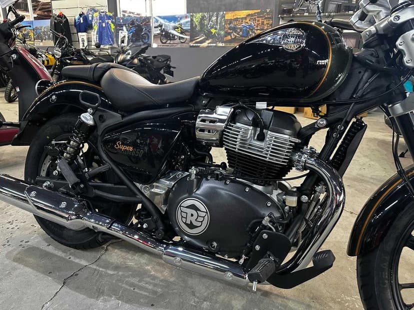 Royal Enfield Super Meteor 650 Interstellar pret Promo - EST BIKE