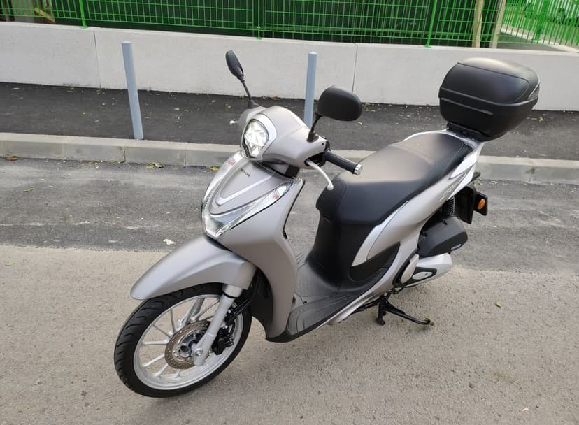 Vand scuter Honda Sh Mode 125 cc