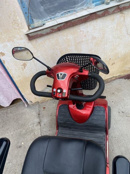 Scuter electric pentru persoane cu dizabilitati