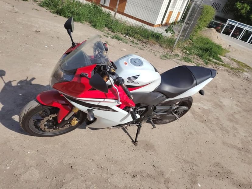 Honda CBR 600F an 2011