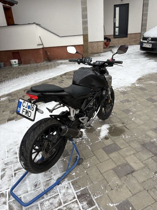 Vând Honda Cb 125 R