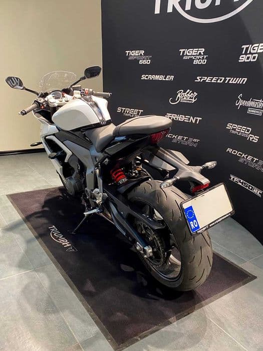 Motocicleta Triumph Daytona 660 2024 Second | Rate | Leasing