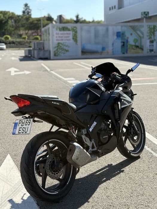 Vand Honda Cbr 125R 2012   (nu yamaha, ktm, aprilia, kawasaki)