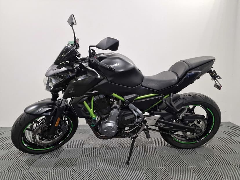 Kawasaki Z650 limitat A2 – Evacuare sport, RAR efectuat - Garanție