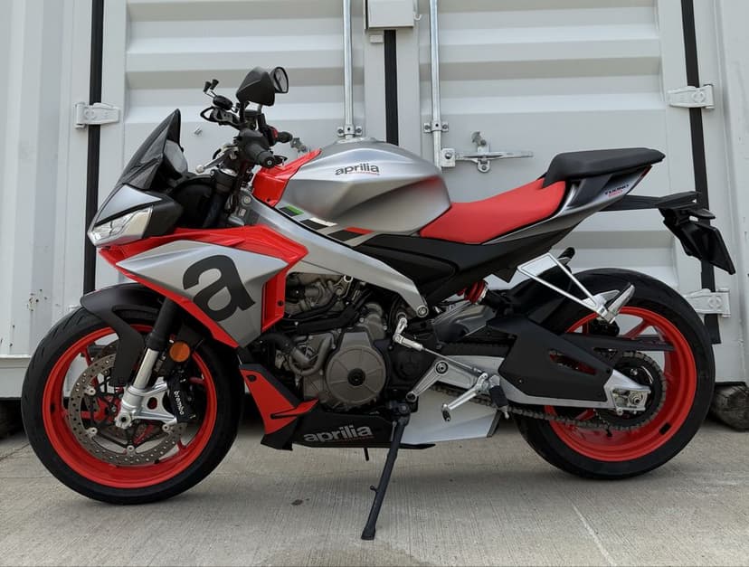 Aprilia 660 Tuono (upgrade uri Factory)