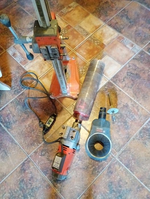 Vând carota Husqvarna dms 240