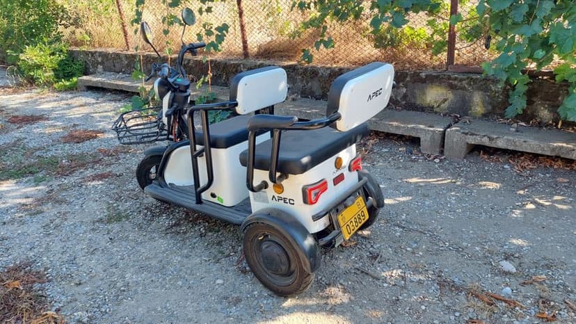 Triciclu electric Voltarom APM5 – fara permis, autonomie 40 km