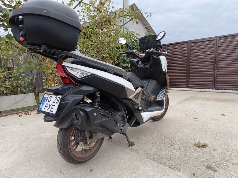 Vând scuter Barton B max 125.