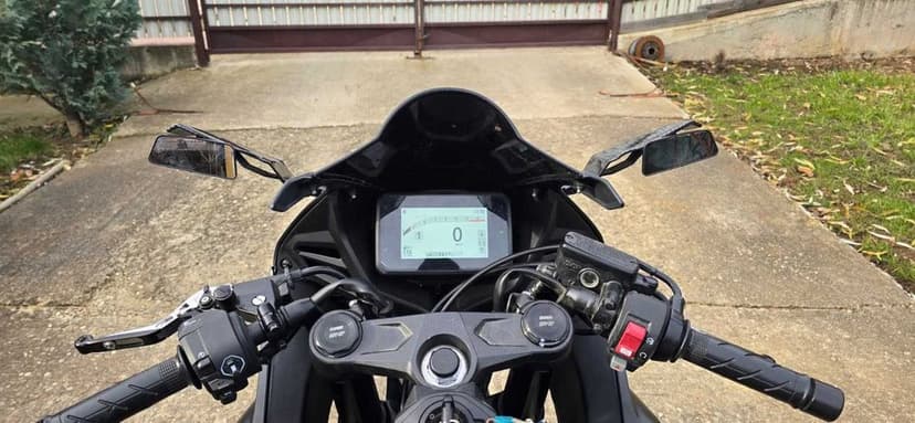 Honda CBR650R e-Clutch