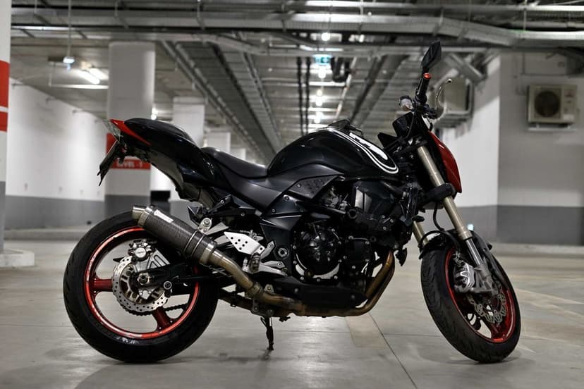 Vând Kawasaki Z1000 (2007) – 125 CP – Evacuare MIVV Carbon