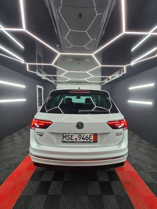 VW Tiguan R-Line 4Motion